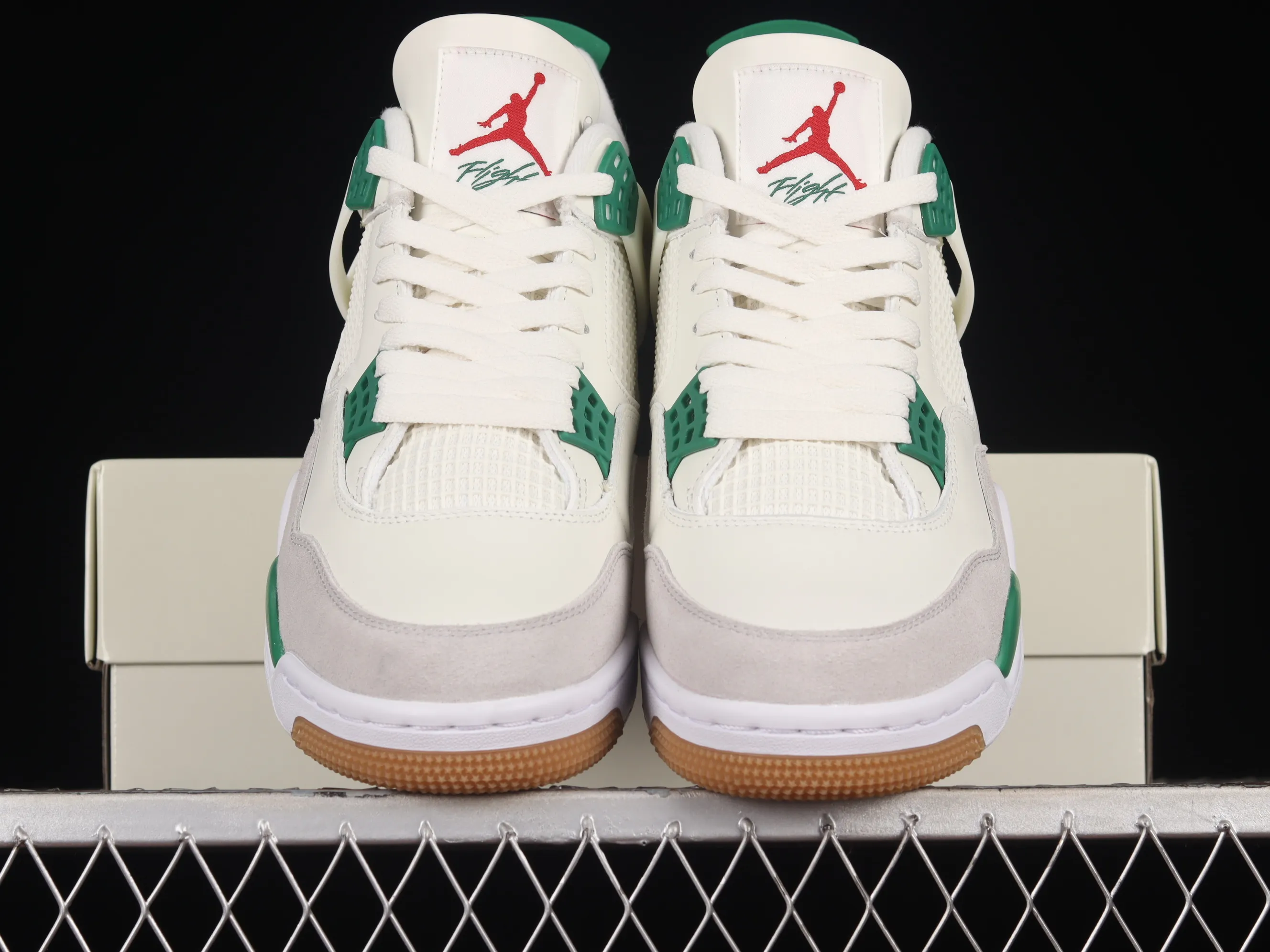 All categories Air Jordan Jordan series basketball shoes Air Jordan 4 pure original version Nk SB x Air Jordan 4 "Pine Green" AJ4 Joe 4 joint white green DR5415-103